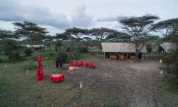 Dining-at-andBeyond-serengeti-under-canvas.jpg